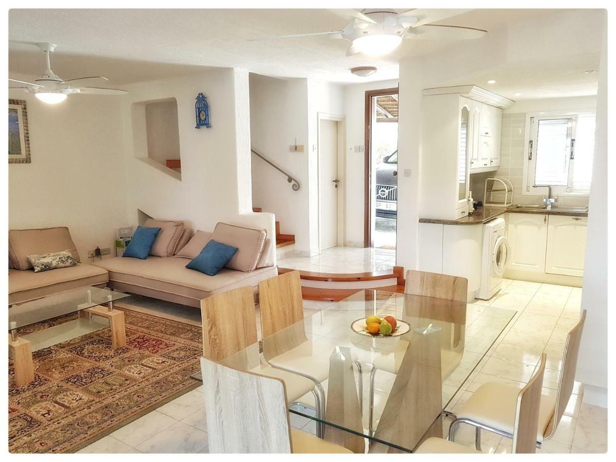 Sea Front Villa Vera Klorakas Екстер'єр фото